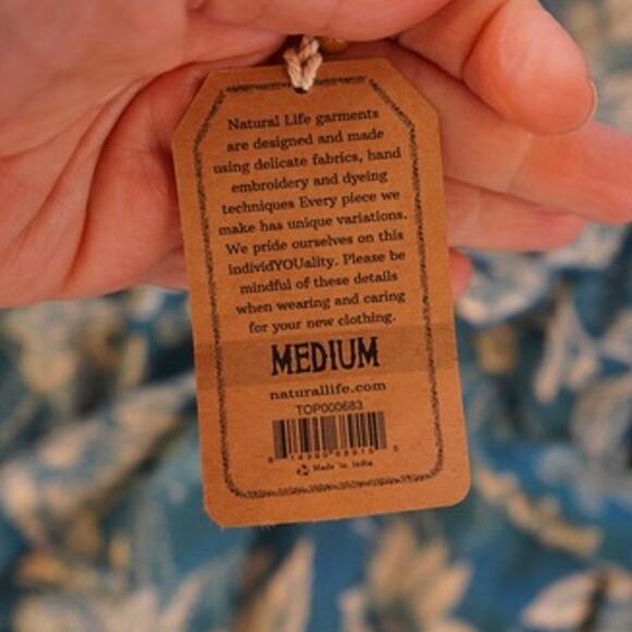 NEW Natural Life Short Sleeve Floral Cropped Top Blue Womens Size Medium - Picture 8 of 8